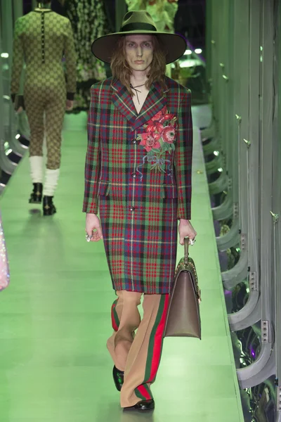 Look 111